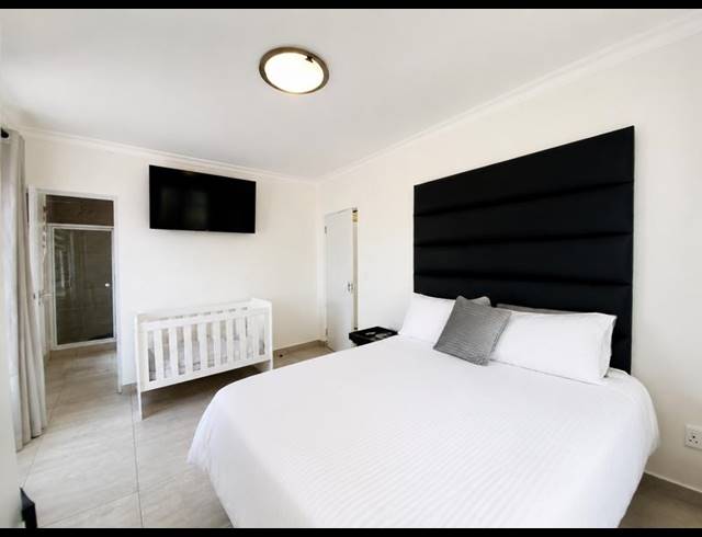 3 BEDROOM HOUSE FOR SALE IN THATCHFIELD